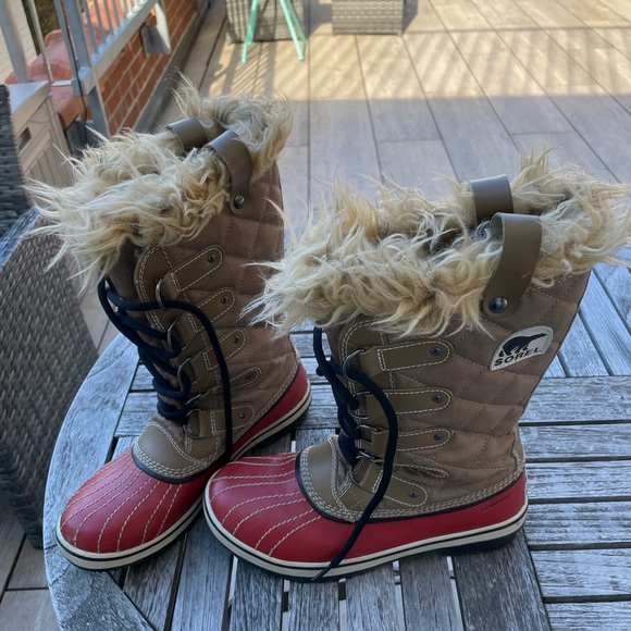 Sorel snow boots, size 6.5 - Picture 1 of 2